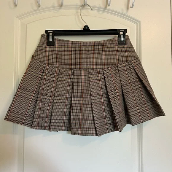 Altar'd State Checkered Mini Skirt with Buckle and under skort - Picture 4 of 6